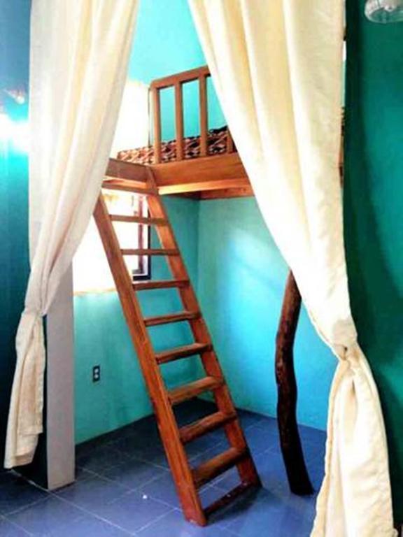ホテル The Rabbit Hole Balabag 部屋 写真